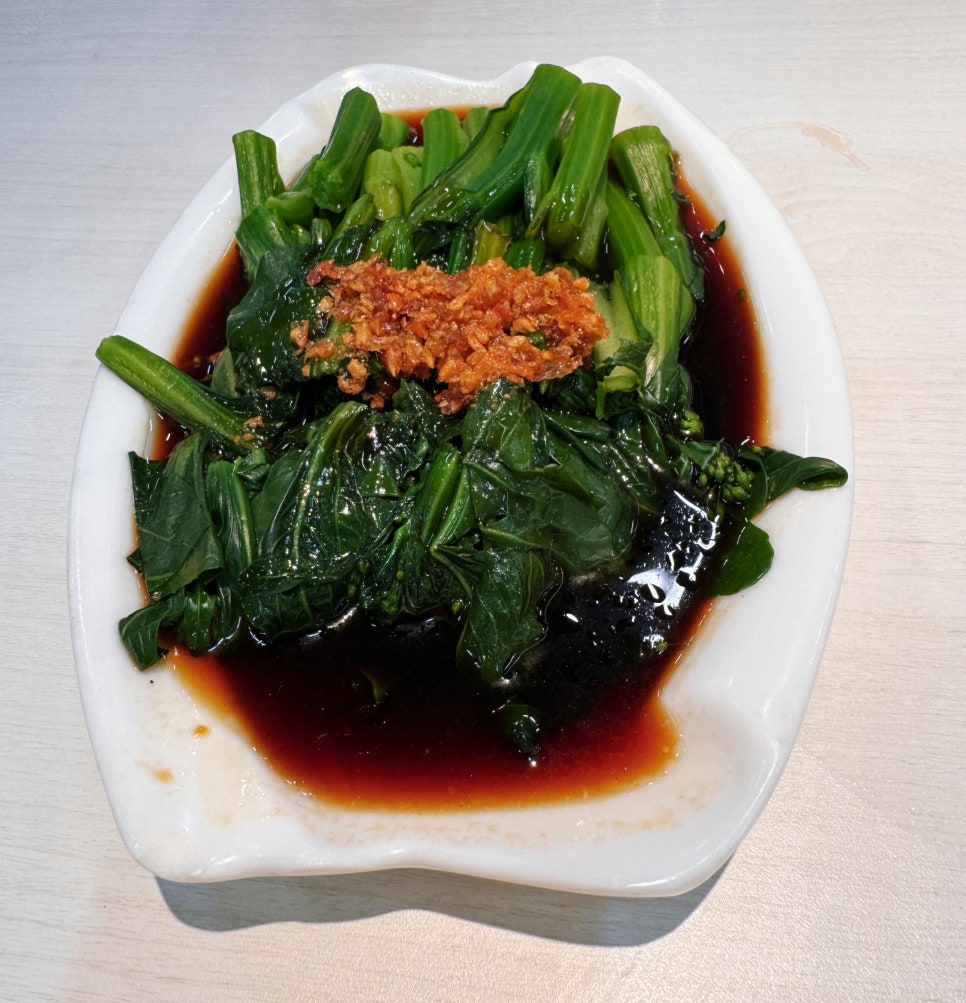 Chinese seasonal greens with garlic sauce at Jin Xuan Hong Kong Restaurant